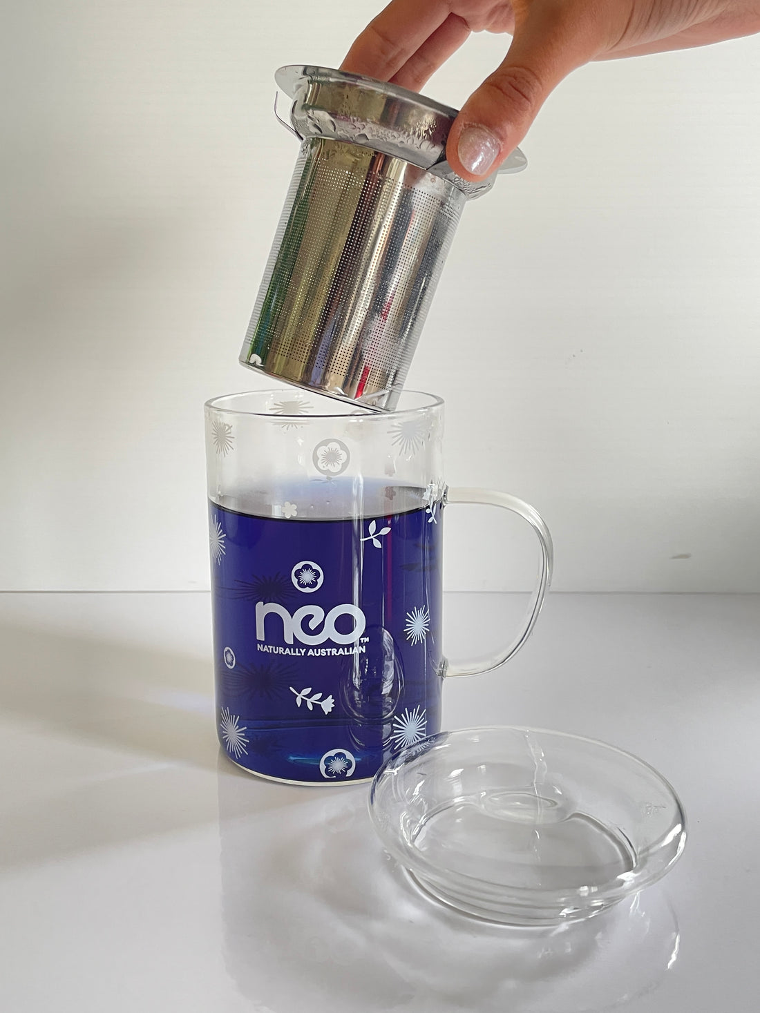 Neo Pattern Glass Tea Infuser Mug With Lid